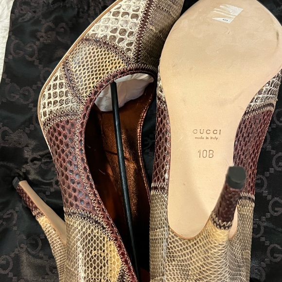 GUCCI Python Printed Pumps 💗 - Picture 6 of 12